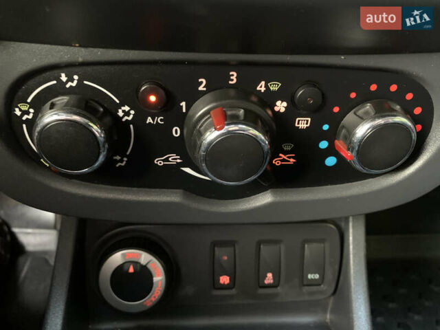 Черный Дачия Duster, объемом двигателя 1.5 л и пробегом 239 тыс. км за 11300 $, фото 25 на Automoto.ua