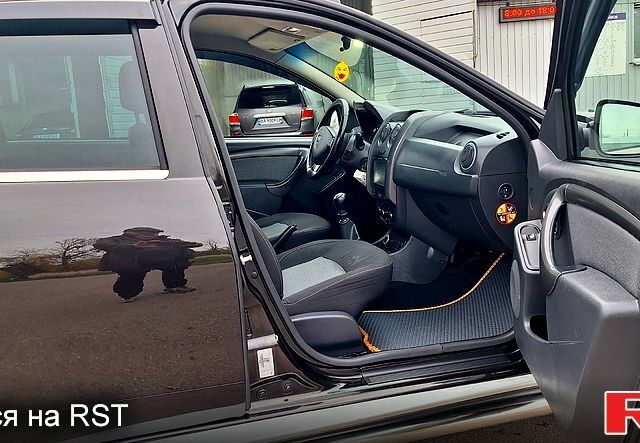 Черный Дачия Duster, объемом двигателя 1.5 л и пробегом 63 тыс. км за 13500 $, фото 9 на Automoto.ua