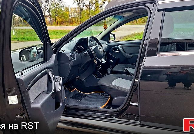 Черный Дачия Duster, объемом двигателя 1.5 л и пробегом 63 тыс. км за 13500 $, фото 7 на Automoto.ua