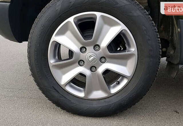 Черный Дачия Duster, объемом двигателя 1.5 л и пробегом 150 тыс. км за 11500 $, фото 34 на Automoto.ua