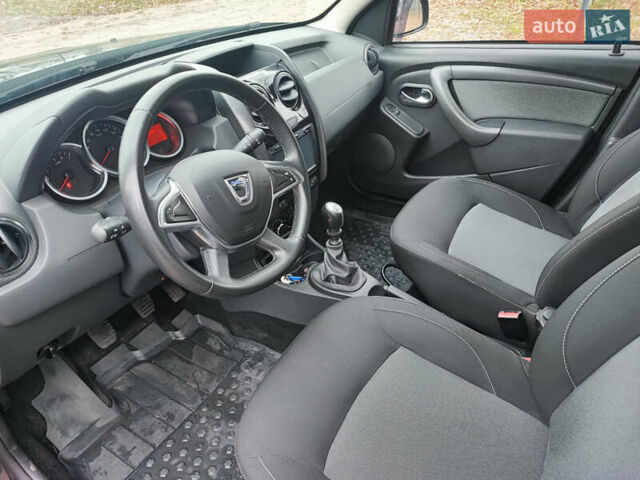 Черный Дачия Duster, объемом двигателя 1.2 л и пробегом 162 тыс. км за 9999 $, фото 10 на Automoto.ua