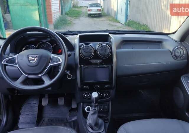 Черный Дачия Duster, объемом двигателя 1.2 л и пробегом 106 тыс. км за 12000 $, фото 7 на Automoto.ua