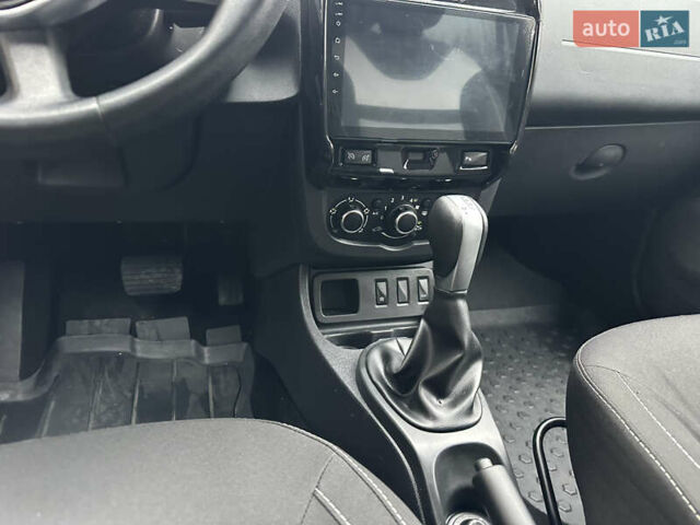 Чорний Дачія Duster, об'ємом двигуна 1.5 л та пробігом 218 тис. км за 12999 $, фото 30 на Automoto.ua