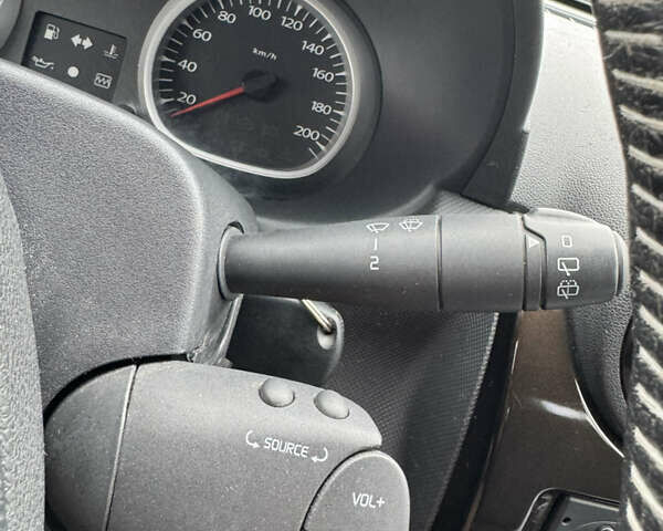 Коричневый Дачия Duster, объемом двигателя 1.6 л и пробегом 170 тыс. км за 8750 $, фото 33 на Automoto.ua