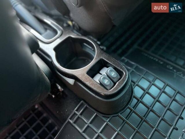 Коричневый Дачия Duster, объемом двигателя 1.46 л и пробегом 187 тыс. км за 8800 $, фото 17 на Automoto.ua