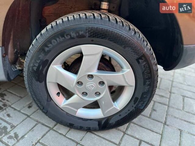Коричневый Дачия Duster, объемом двигателя 1.46 л и пробегом 187 тыс. км за 8800 $, фото 12 на Automoto.ua