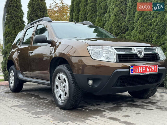 Коричневый Дачия Duster, объемом двигателя 1.6 л и пробегом 170 тыс. км за 8750 $, фото 2 на Automoto.ua