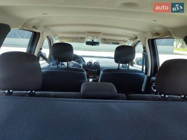 Коричневый Дачия Duster, объемом двигателя 1.6 л и пробегом 281 тыс. км за 8900 $, фото 2 на Automoto.ua