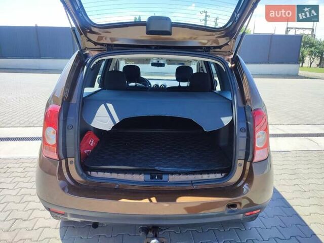 Коричневый Дачия Duster, объемом двигателя 1.6 л и пробегом 281 тыс. км за 8900 $, фото 1 на Automoto.ua