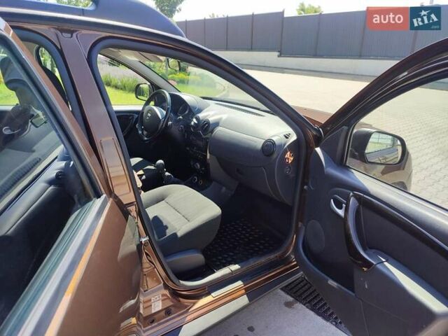 Коричневый Дачия Duster, объемом двигателя 1.6 л и пробегом 281 тыс. км за 8900 $, фото 10 на Automoto.ua