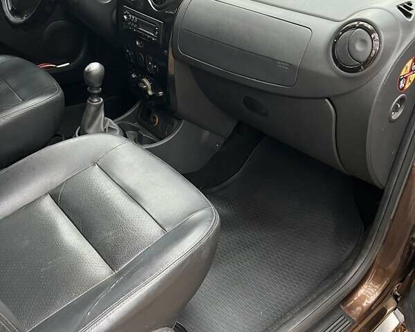 Коричневий Дачія Duster, об'ємом двигуна 1.46 л та пробігом 300 тис. км за 8500 $, фото 2 на Automoto.ua