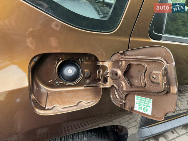 Коричневый Дачия Duster, объемом двигателя 1.6 л и пробегом 170 тыс. км за 8750 $, фото 30 на Automoto.ua
