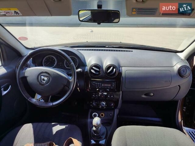 Коричневый Дачия Duster, объемом двигателя 1.6 л и пробегом 281 тыс. км за 8900 $, фото 11 на Automoto.ua