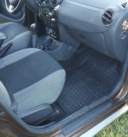 Коричневый Дачия Duster, объемом двигателя 1.5 л и пробегом 227 тыс. км за 9300 $, фото 7 на Automoto.ua