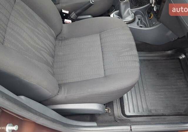 Коричневый Дачия Duster, объемом двигателя 1.6 л и пробегом 225 тыс. км за 7900 $, фото 23 на Automoto.ua