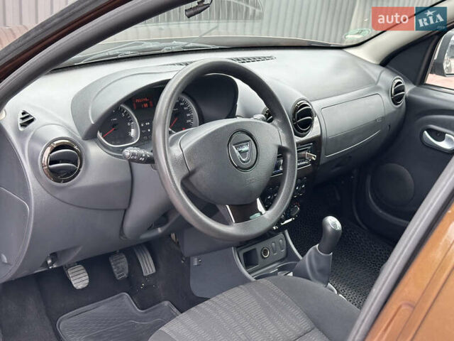 Коричневий Дачія Duster, об'ємом двигуна 1.6 л та пробігом 267 тис. км за 7500 $, фото 5 на Automoto.ua