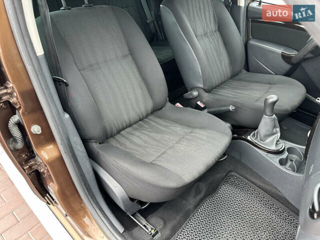 Коричневий Дачія Duster, об'ємом двигуна 1.6 л та пробігом 267 тис. км за 7500 $, фото 7 на Automoto.ua