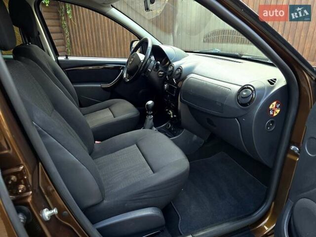 Коричневий Дачія Duster, об'ємом двигуна 1.6 л та пробігом 118 тис. км за 8690 $, фото 37 на Automoto.ua