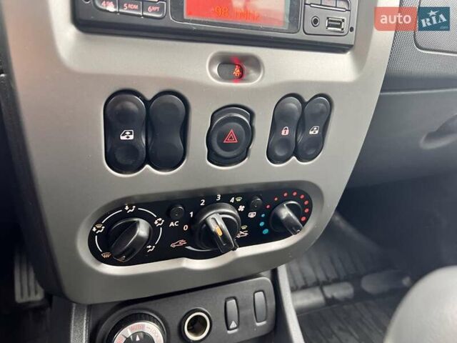 Коричневый Дачия Duster, объемом двигателя 1.5 л и пробегом 242 тыс. км за 7950 $, фото 71 на Automoto.ua