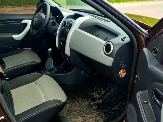 Коричневий Дачія Duster, об'ємом двигуна 1.6 л та пробігом 173 тис. км за 8400 $, фото 5 на Automoto.ua