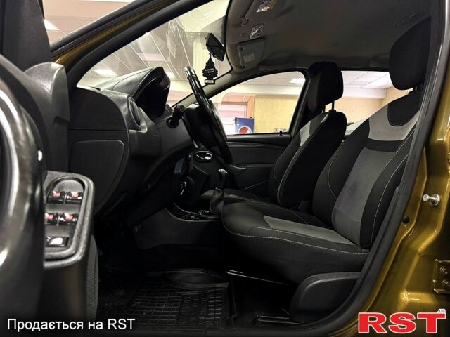 Коричневый Дачия Duster, объемом двигателя 1.6 л и пробегом 187 тыс. км за 10400 $, фото 9 на Automoto.ua