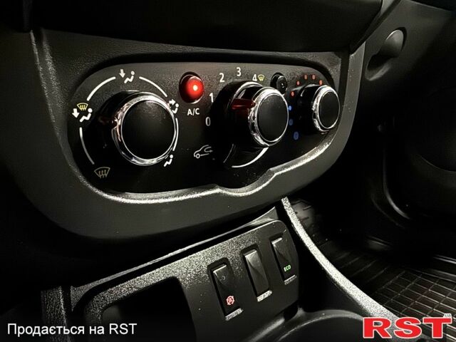 Коричневый Дачия Duster, объемом двигателя 1.6 л и пробегом 187 тыс. км за 10400 $, фото 12 на Automoto.ua