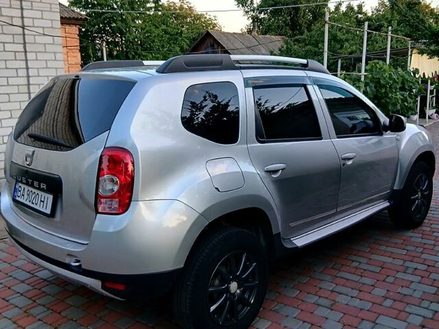 Дачия Duster, объемом двигателя 1.6 л и пробегом 200 тыс. км за 8350 $, фото 2 на Automoto.ua