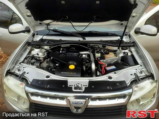 Дачия Duster, объемом двигателя 1.5 л и пробегом 184 тыс. км за 8100 $, фото 8 на Automoto.ua