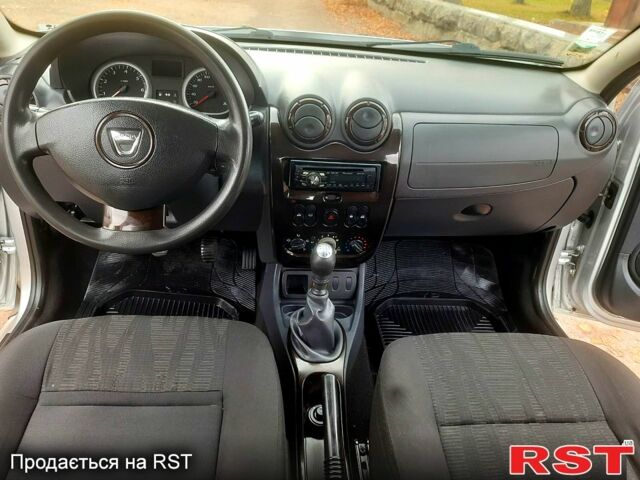 Дачия Duster, объемом двигателя 1.5 л и пробегом 184 тыс. км за 8100 $, фото 10 на Automoto.ua