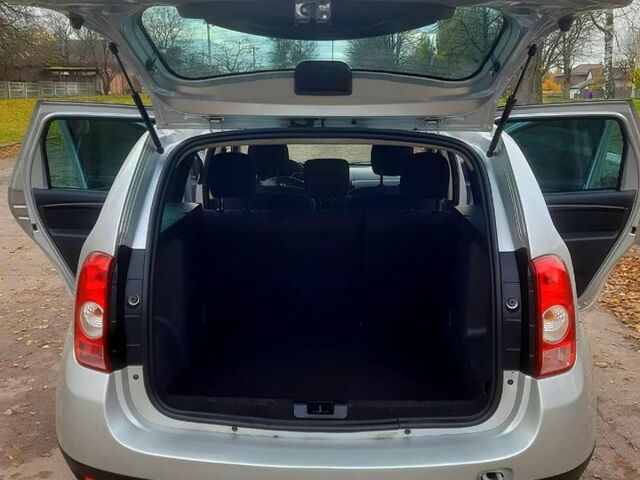 Дачия Duster, объемом двигателя 1.5 л и пробегом 184 тыс. км за 8100 $, фото 7 на Automoto.ua