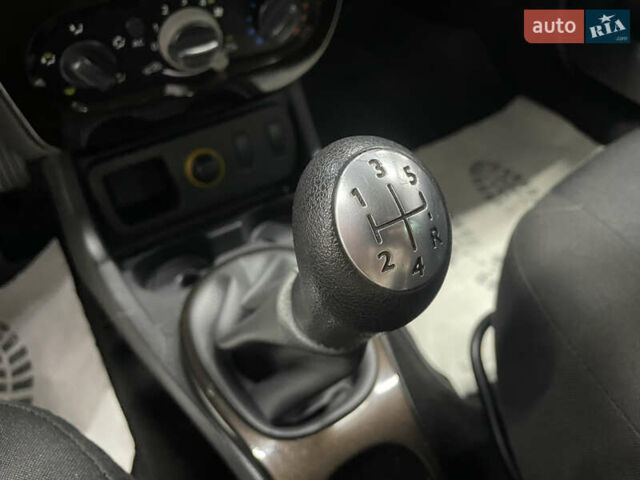 Дачия Duster, объемом двигателя 0 л и пробегом 198 тыс. км за 8900 $, фото 51 на Automoto.ua