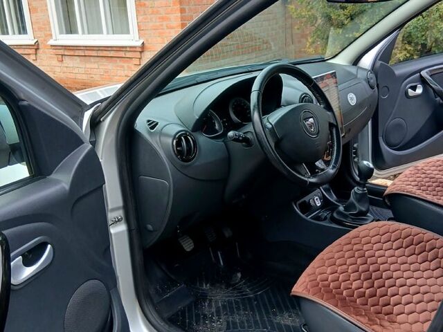Дачия Duster, объемом двигателя 1.5 л и пробегом 130 тыс. км за 9000 $, фото 5 на Automoto.ua