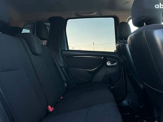 Дачия Duster, объемом двигателя 1.5 л и пробегом 265 тыс. км за 9500 $, фото 17 на Automoto.ua