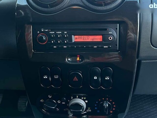 Дачия Duster, объемом двигателя 1.5 л и пробегом 265 тыс. км за 9500 $, фото 11 на Automoto.ua