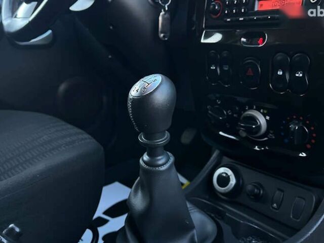Дачия Duster, объемом двигателя 1.5 л и пробегом 265 тыс. км за 9500 $, фото 12 на Automoto.ua