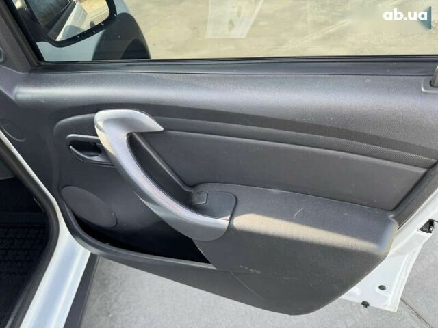 Дачия Duster, объемом двигателя 0 л и пробегом 207 тыс. км за 7990 $, фото 24 на Automoto.ua
