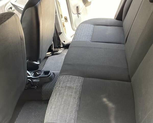 Дачия Duster, объемом двигателя 1.6 л и пробегом 259 тыс. км за 7400 $, фото 7 на Automoto.ua