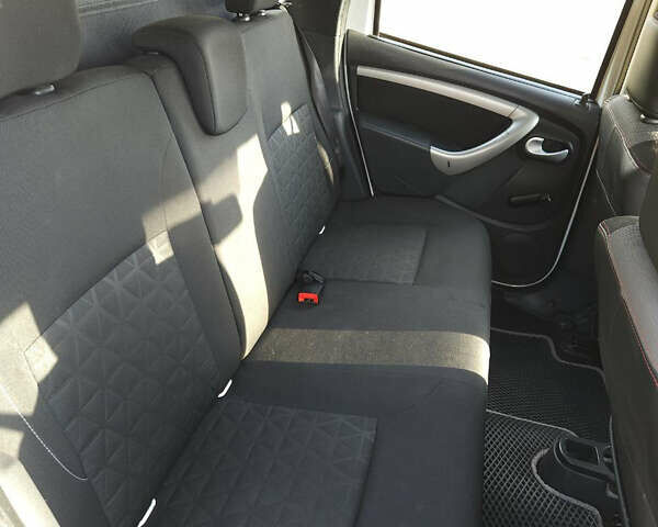 Дачия Duster, объемом двигателя 1.46 л и пробегом 245 тыс. км за 8450 $, фото 5 на Automoto.ua