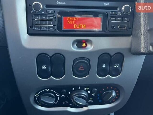 Дачія Duster, об'ємом двигуна 1.6 л та пробігом 210 тис. км за 9550 $, фото 11 на Automoto.ua