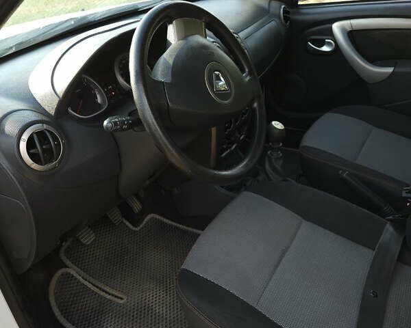 Дачия Duster, объемом двигателя 1.46 л и пробегом 245 тыс. км за 8450 $, фото 7 на Automoto.ua