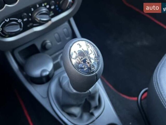 Дачія Duster, об'ємом двигуна 1.6 л та пробігом 210 тис. км за 9550 $, фото 12 на Automoto.ua