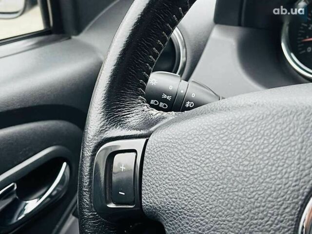 Дачия Duster, объемом двигателя 1.2 л и пробегом 103 тыс. км за 8999 $, фото 22 на Automoto.ua
