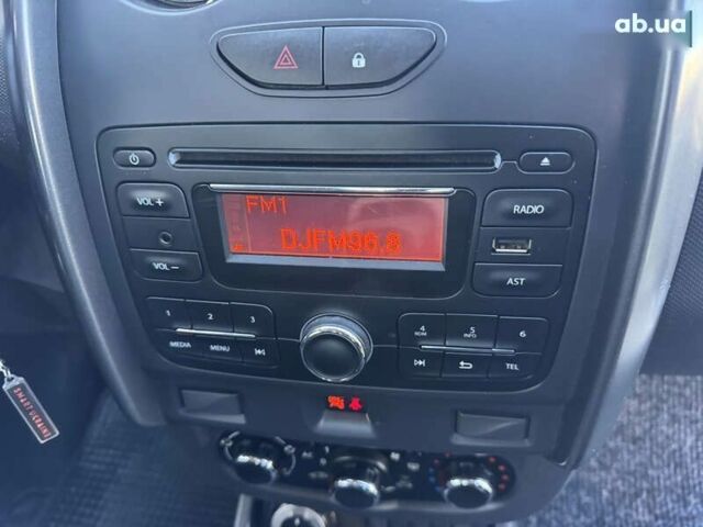 Дачія Duster, об'ємом двигуна 1.6 л та пробігом 203 тис. км за 9950 $, фото 21 на Automoto.ua