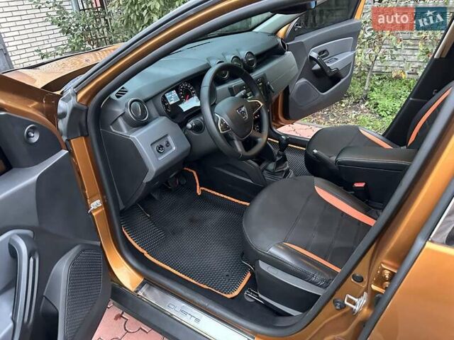 Желтый Дачия Duster, объемом двигателя 1.6 л и пробегом 165 тыс. км за 12900 $, фото 61 на Automoto.ua