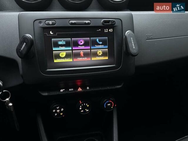 Желтый Дачия Duster, объемом двигателя 1.6 л и пробегом 165 тыс. км за 12900 $, фото 57 на Automoto.ua