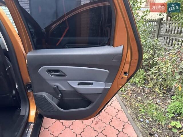 Желтый Дачия Duster, объемом двигателя 1.6 л и пробегом 165 тыс. км за 12900 $, фото 30 на Automoto.ua