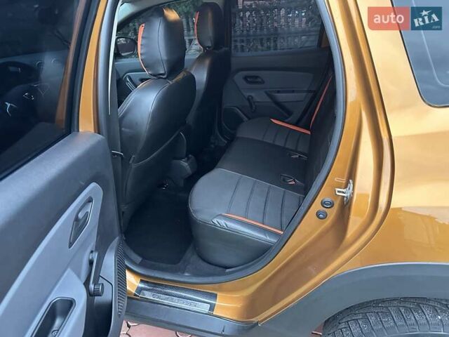 Желтый Дачия Duster, объемом двигателя 1.6 л и пробегом 165 тыс. км за 12900 $, фото 23 на Automoto.ua