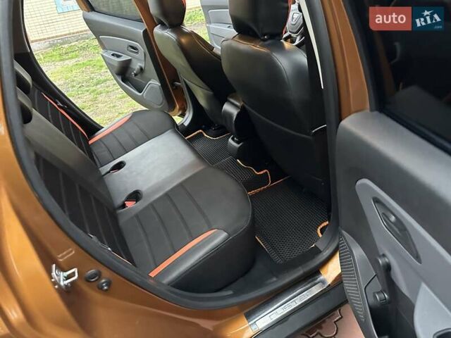 Желтый Дачия Duster, объемом двигателя 1.6 л и пробегом 165 тыс. км за 12900 $, фото 66 на Automoto.ua