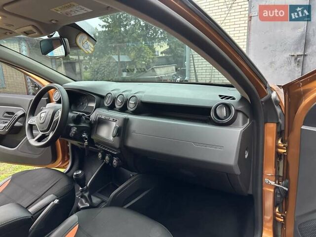 Желтый Дачия Duster, объемом двигателя 1.6 л и пробегом 165 тыс. км за 12900 $, фото 29 на Automoto.ua