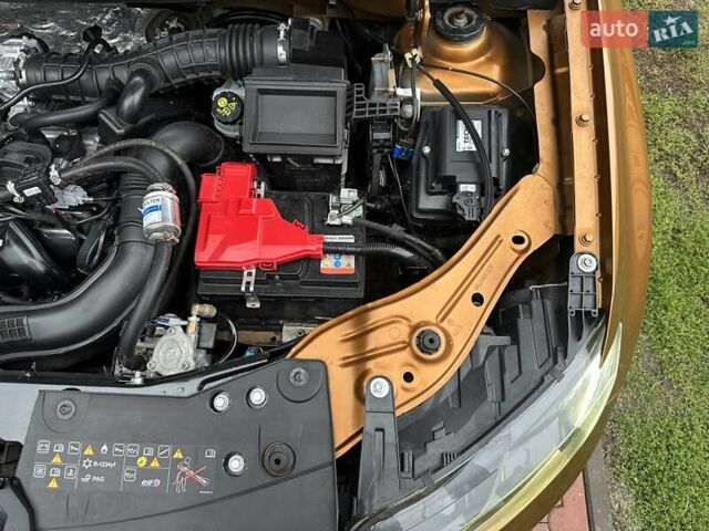 Желтый Дачия Duster, объемом двигателя 1.6 л и пробегом 165 тыс. км за 12900 $, фото 76 на Automoto.ua